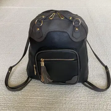 EXPU 태슬 달린 블랙 백팩