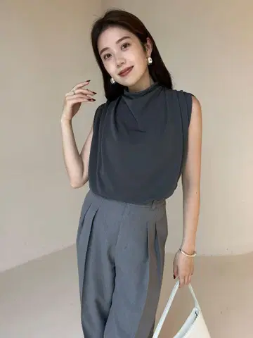 anuans 개더 드레이프 컷 상의 차콜