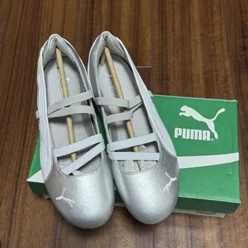 PUMA 우먼 스피도캣 발레 메탈릭 스니커즈