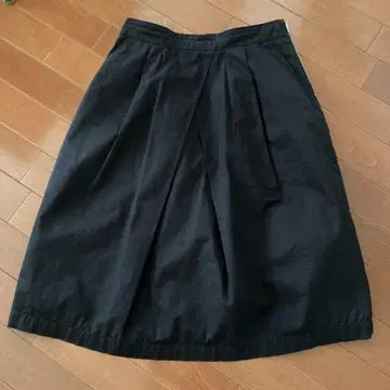 새상품급! MHL. 마가렛호웰 블랙 스커트