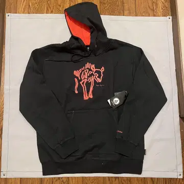 반값 새상품! volcom 후드티 M 사이즈
