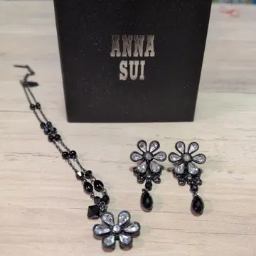 ANNA SUI 플라워 버터플라이 목걸이와 귀걸이 세트