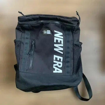 NEW ERA 블랙 백팩 15L