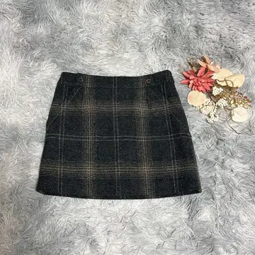 휴먼 우먼 ( S ) 타이트 스커트 미니 기장 체크 무늬 울 100%