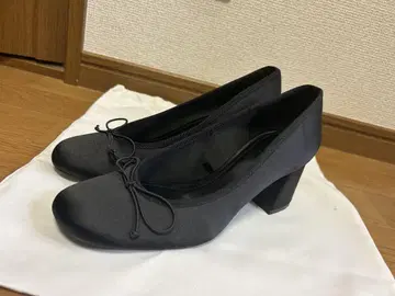 ZARA 리본 포함 펌프스