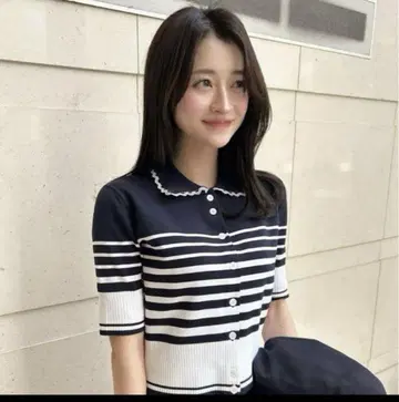Bibiy. ROSIE SHIRT KNIT NAVY 비비 보더