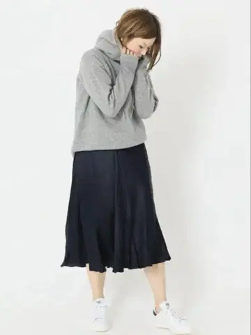 두지엠 클라세 GLOSSY-SKIRT