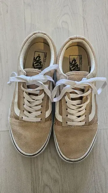 Vans 베이지 스웨이드 스니커즈