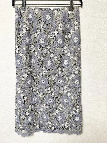couture brooch 쿠튀르 브로치 꽃무늬 레이스 스커트 수트