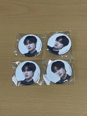 아이돌 얼굴 사진 핀 배지 4개 세트