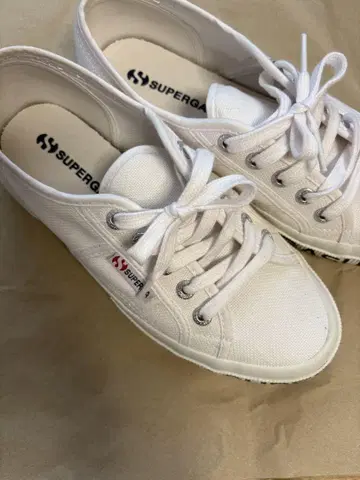 SUPERGA 화이트 스니커즈 23.5~24 EU37