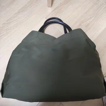 올리브 그린 나일론 토트백