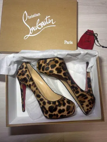 Christian Louboutin 레오파드 무늬 하이힐 37+