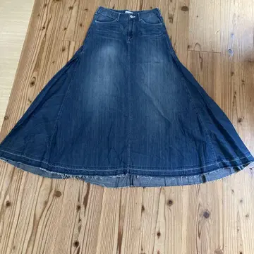woadblue M 사이즈 데님 맥시 플레어 스커트 컷오프