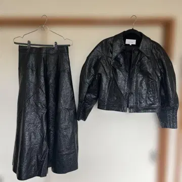 AKIRANAKA 블랙 플레어 스커트 자켓 세트