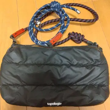 topologie 블랙 숄더백