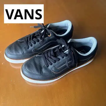 VANS 블랙 가죽 로우컷 스니커즈