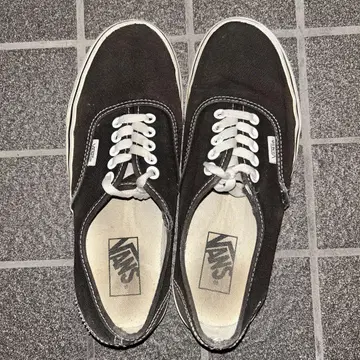 VANS 블랙 로우컷 스니커즈