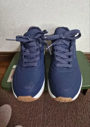 SKECHERS 에어 쿨 메모리폼 네이비