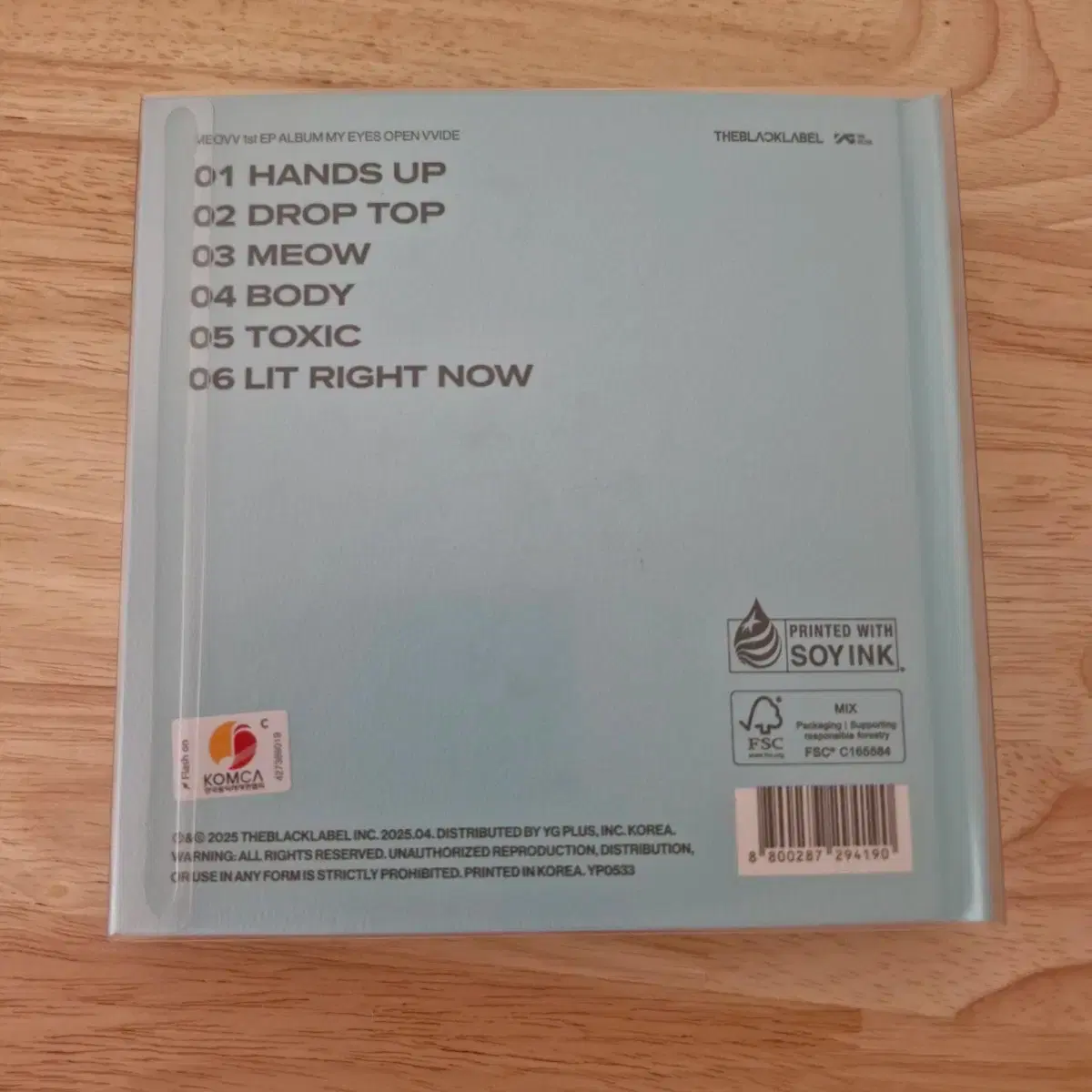 MEOVV Meovv My Eyes Open Wide signed album signature CD | Bunjang