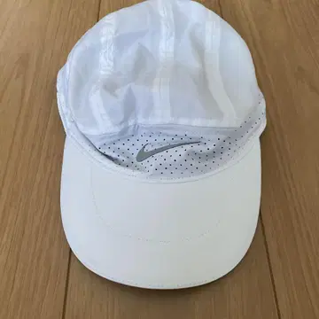 [ 새상품급 ] Nike Tailwind Dri-FIT 캡 화이트
