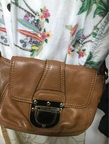 마이클코어스 브라운 가죽 숄더백