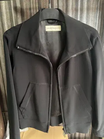Emporio Armani 블랙 자켓