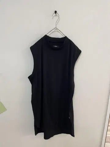L GLAMB 하이넥 탱크탑 블랙 GB0223CS29