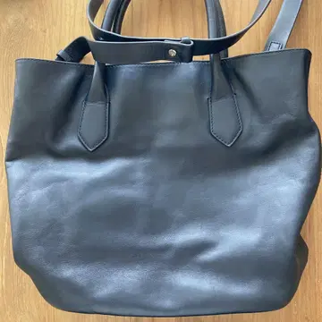 J.Crew 네이비 천연 가죽 토트백
