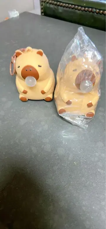 카피바라 코가 부풀어 오르는 키링 약 10cm 실리콘 고무 2개 세트
