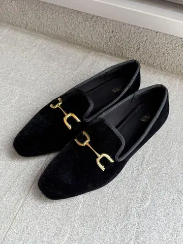 새상품급 ZARA 비쥬 벨벳 로퍼 37 24cm