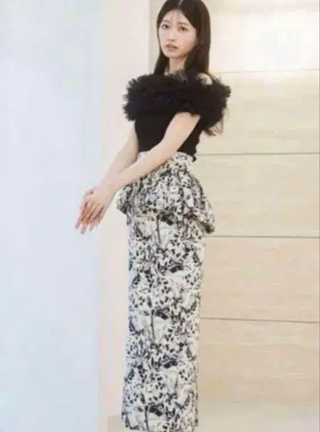 snidel 벌룬 페플럼 스커트