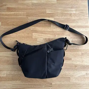 알파카 alpaka FLOW SATCHEL 숄더백 블랙