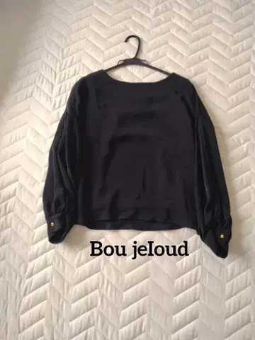 [ Bou jeIoud ] 부즈루드 턱 소매 블라우스