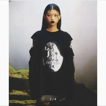 Roseapple 아일렛 그래픽 롱 슬리브 티셔츠
