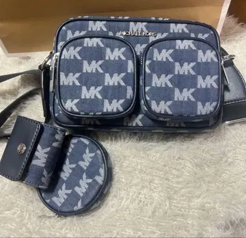 미개봉 새상품! MICHAEL KORS 네이비 숄더백