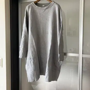 그레이 긴팔 튜닉 면 니트 45R 포켓 부착