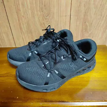 On Cloudsurfer 2 블랙 사이즈 28.5cm
