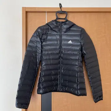 adidas 후드 부착 블랙 다운 자켓