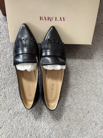 BARCLAY 블랙 스터드 로퍼