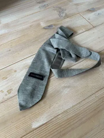 [ JOHN SMEDLEY ] 그레이 넥타이