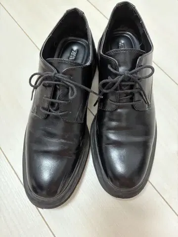 블랙 가죽 레이스업 슈즈
