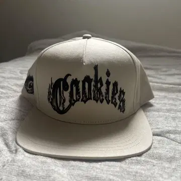 Cookies 베이지 스냅백 캡