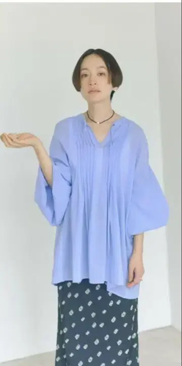[ 타카야마 미야코 콜라보 ] 더블 프론트 턱 볼륨 슬리브 블라우스