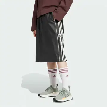 미사용 새상품 adidas 인조 가죽 아디블레이크 스커트 S 사이즈