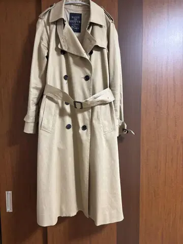MAISON DE REEFUR 베이지 트렌치코트