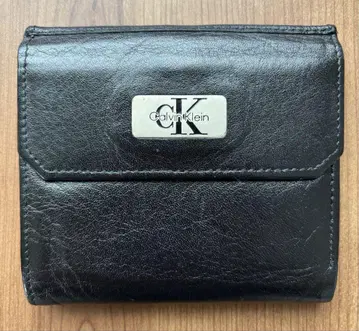 Calvin Klein 블랙 접이식 지갑 (동전 지갑 포함)