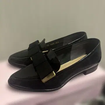 [ 새상품급 ] 오페라슈즈 다이애나 리본 에나멜 포인티드토 블랙