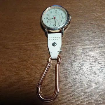 배터리 교환 불필요! 솔라 후크식 간호사 시계