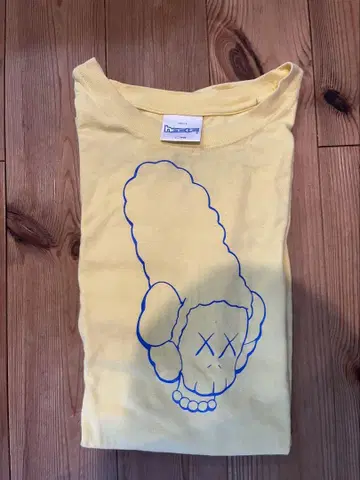 레어 Hectic x Kaws 티셔츠